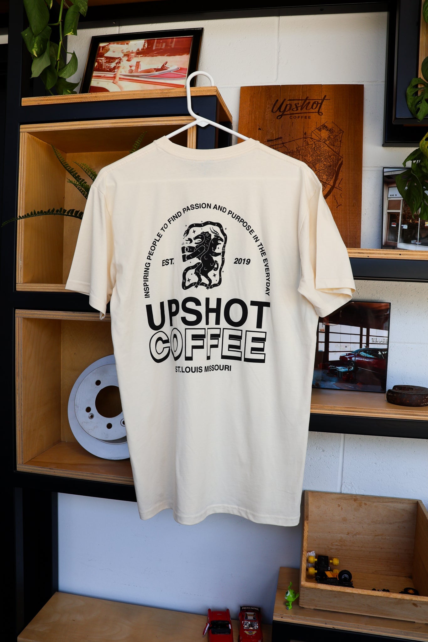 UPSHOT STAPLE T-SHIRT